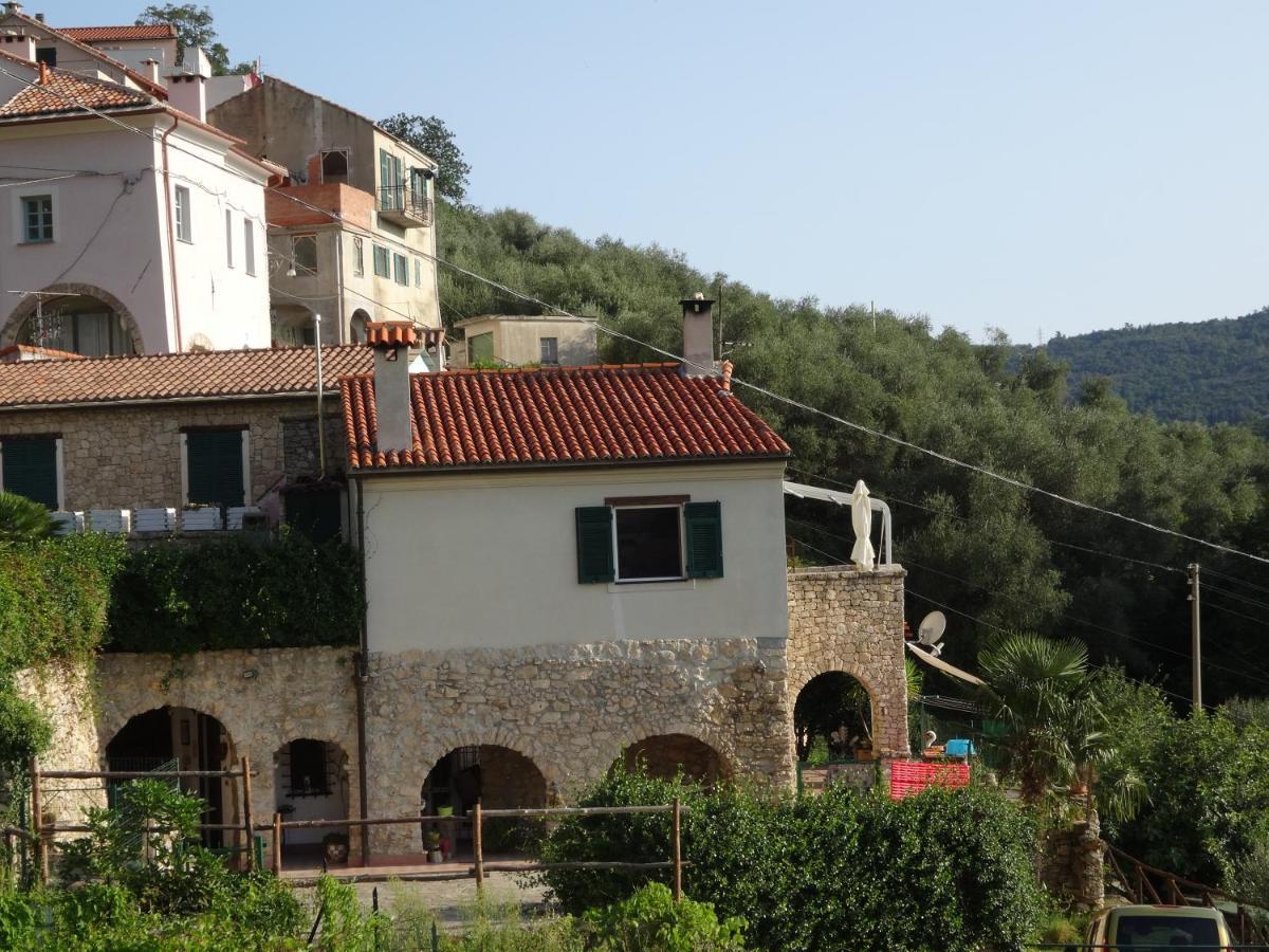 B&B Rubando Le Nuvole Orco Feglino Bagian luar foto