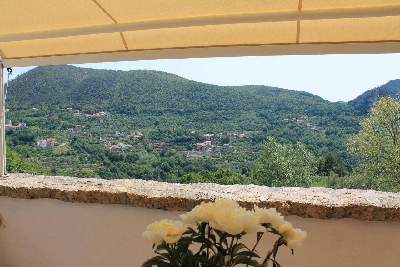 B&B Rubando Le Nuvole Orco Feglino Bagian luar foto