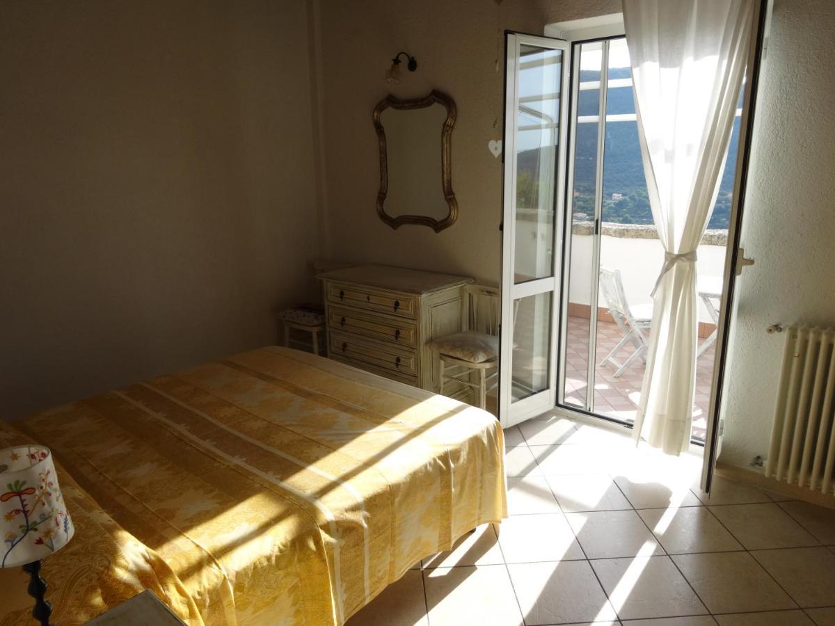 B&B Rubando Le Nuvole Orco Feglino Bagian luar foto