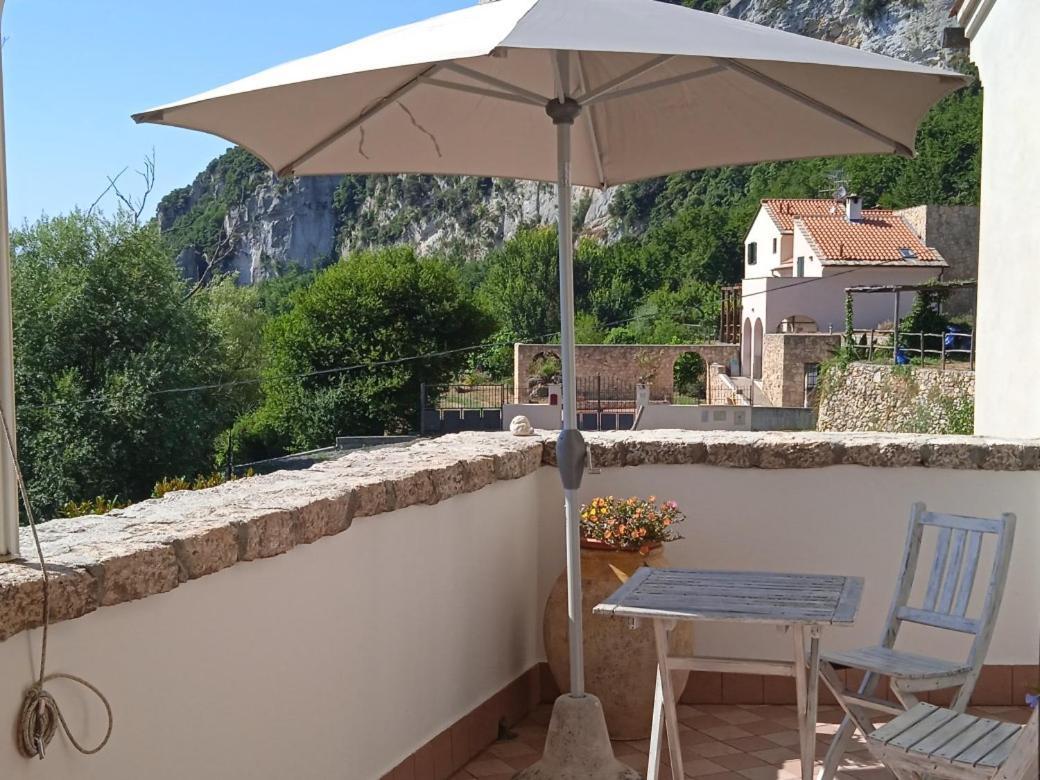 B&B Rubando Le Nuvole Orco Feglino Bagian luar foto